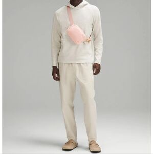 NWT Lululemon Everywhere Belt Bag Fleece Pink